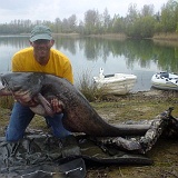 2009-GertJan-in-France-with-big-fish-(2)